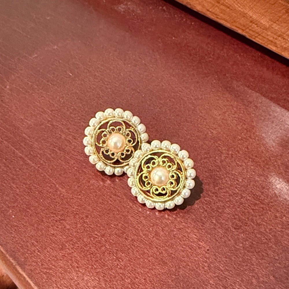 Elegant Gold and Pearl Earrings
